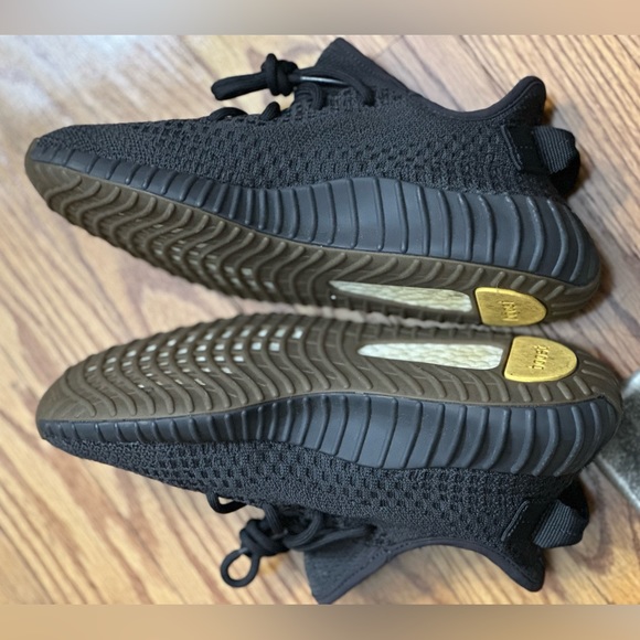Yeezy Boost 350 V2 Cinder Non Reflective - Picture 4 of 5